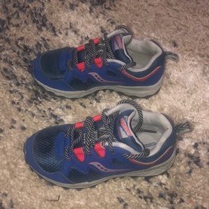 Barely worn sneakers :)